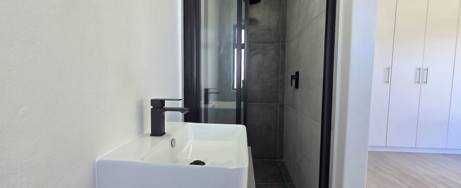 5 Bedroom Property for Sale in Kleinbaai Western Cape